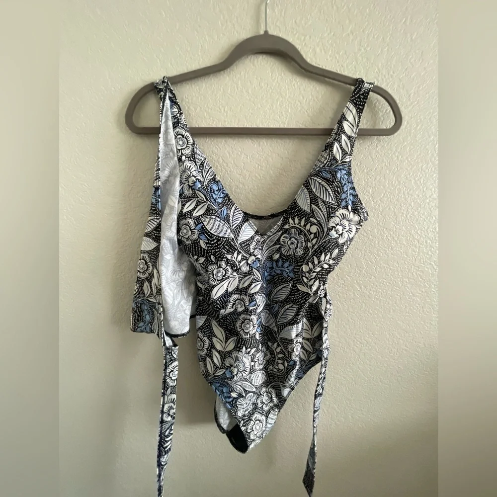 Summersalt perfect wrap one-piece swimsuit - Picture 6 of 7